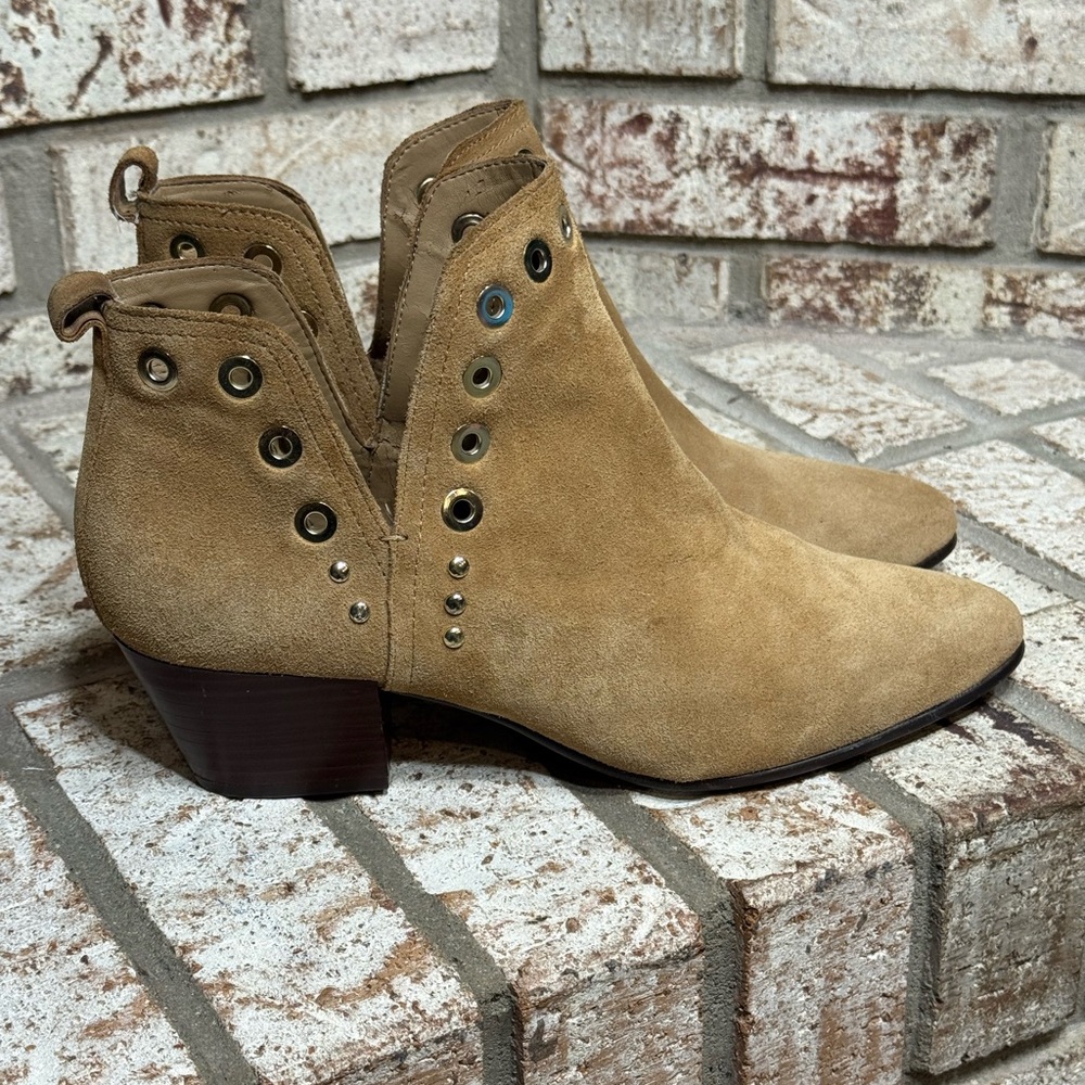 Sam Edelman Rubin Tan Suede Grommet Ankle Booties Size 9.5
